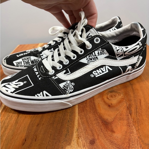 Vans Graphic Off the Wall Sneakers - Picture 3 of 5